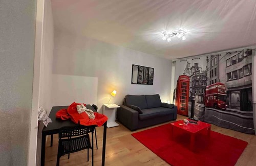 Annemasse Apartment | Apartment 'Royale London Signature' with Wi-Fi