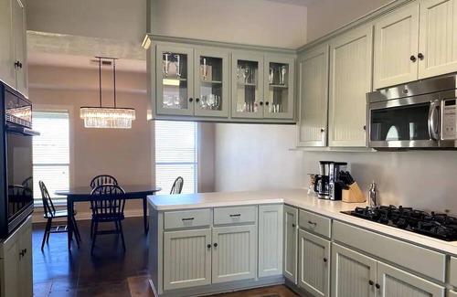 Brenham House | Hilltop getaway w/sweeping views & pool/hot tub