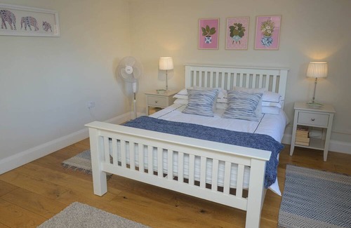 New Forest District Apartment | Central and cosy apartment in the center of Brockenhurst