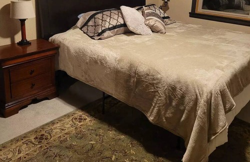 Whitehall Apartment | Pipestone Lodge