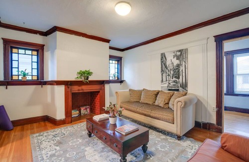 Egleston Square Apartment | Charming Boston Apartment 3 Mi to Fenway Park!