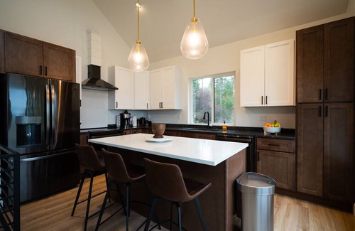 Lakeside House | Blacktail Mountain Home w/ Lakeview. Walk to town!