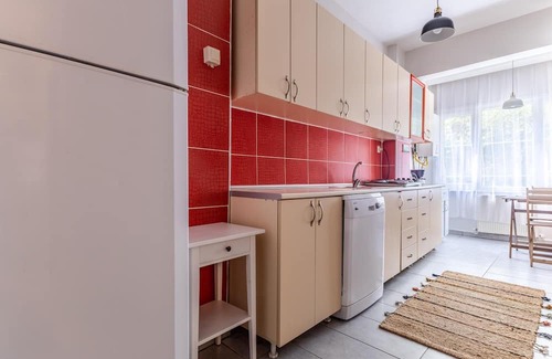 Gayrettepe Apartment | Spacious and Exquisite Flat Near Fulya in Besiktas