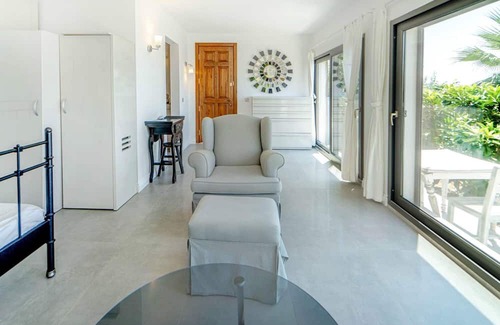Koyunbaba Villa | Serene Flat w Sea View and Garden 3 min to Beach