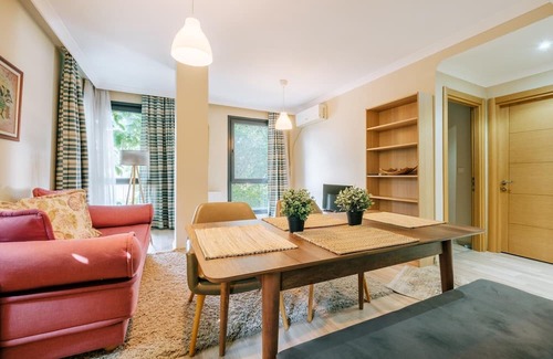 Bostanci Apartment | Modern Flat By Bagdat Avenue and Bostanci Coast