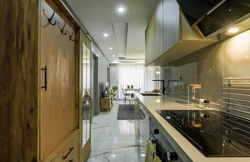 Muratpasa House | Gorgeous Hideaway with Balcony 10 min to Beach