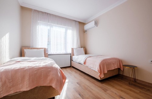 Osmangazi Apartment | Comfy Flat with Balcony in Bursa