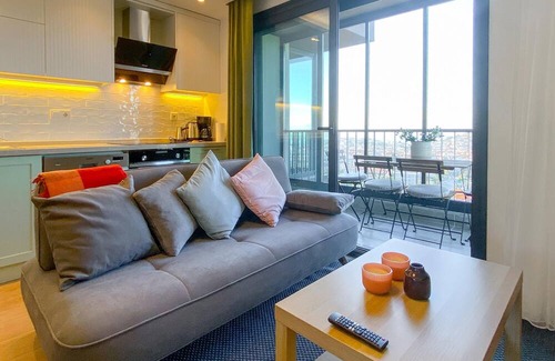 Cesme Apartment | Comfy Flat with Balcony 5 min to Cesme Marina
