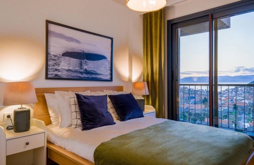 Cesme Apartment | Comfy Flat with Balcony 5 min to Cesme Marina