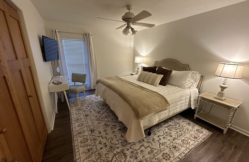 Hot Springs Village House | Golf course lot, walk to Pickleball, mini-golf, basket ball, park, & pool!!!!