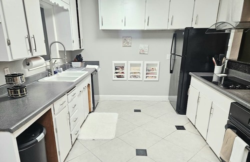 Sacramento House | Sacramento 4 bedroom house near Cal expo, Arden mall, Pool and hot tub.
