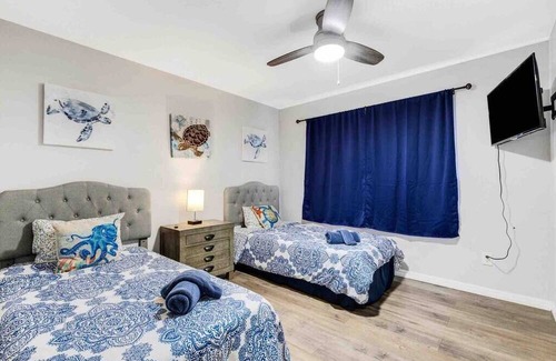 Bayshore Gardens House | Tropical Paradise for 8!