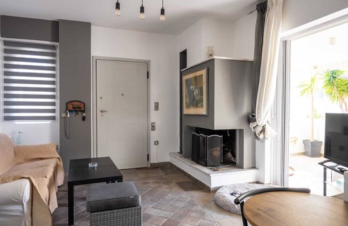Porto Rafti Apartment | Escape in Porto Rafti - A Spacious Coastal Haven