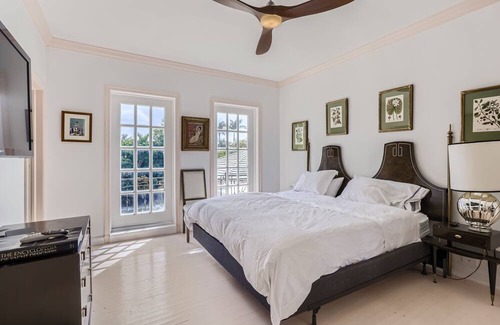 Palm Beach - West Palm Beach House | Fatio desigend 5 bd/6.5 ba Estate | Private Pool | Beach acccess | Quiet North End