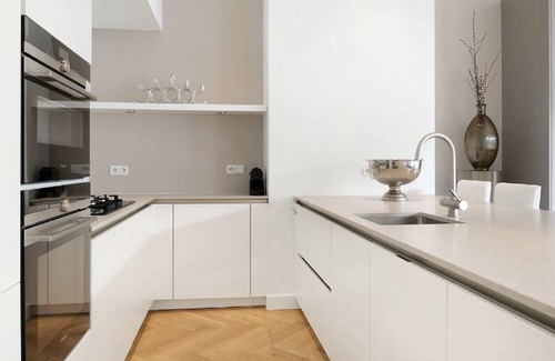 Red Light District Apartment | 2 Bedrooms Apartment 1012