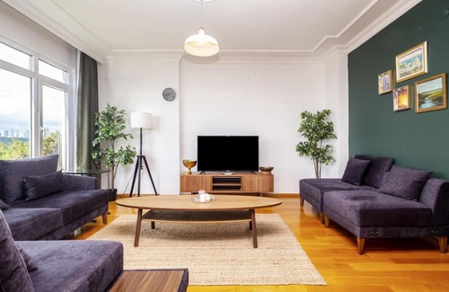 Uskudar Apartment | Missafir Apartment with a Panoramic Bosphorus View
