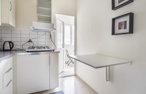 Bostanci Apartment | Missafir Modern Flat with Balcony on Bagdat Street