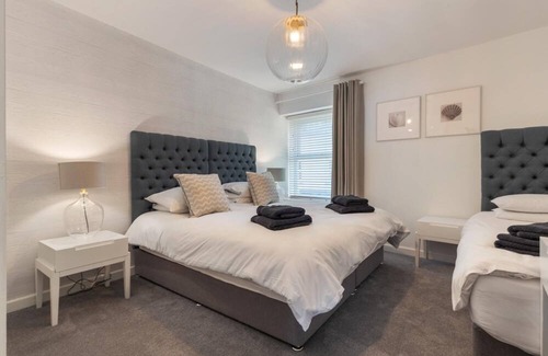 Saundersfoot Apartment | Sea View Apartment - Sea Front Apartment with Views