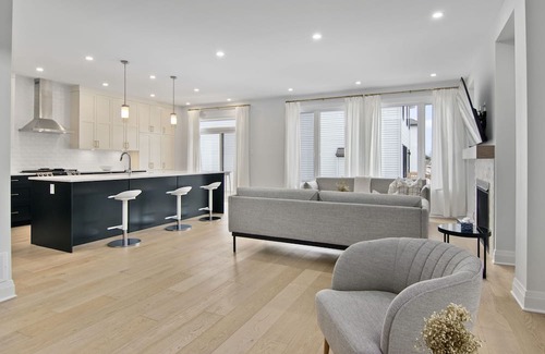 Ottawa Division Villa | Stylish Family Villa in Luxury Neighbourhood, Downtown - Airport - River.