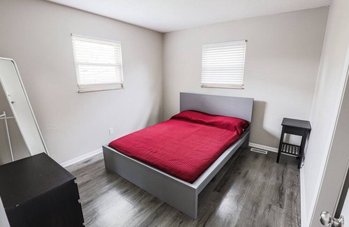 Indianapolis House | Cozy Stay Near Uni of Indy, 10 min to Downtown