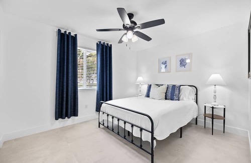 Cutler Bay House | Relaxing Waterfront Family Home