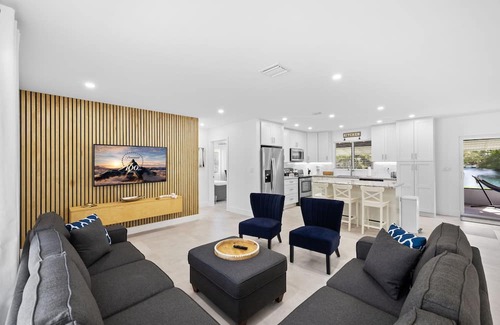 Cutler Bay House | Relaxing Waterfront Family Home