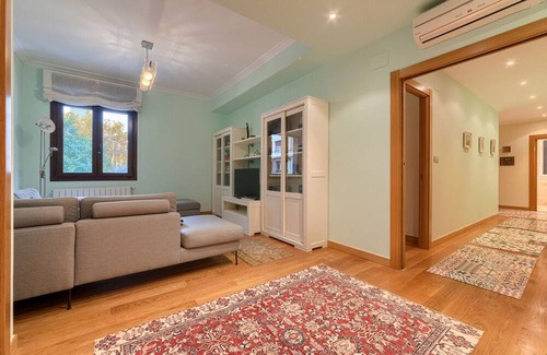 Castanos Apartment | Charm and Comfort Calle Epalza -Your Family Bilbao