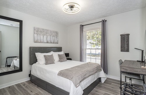 Westover House | The Fort House - Close to base & Family friendly with 6 Beds
