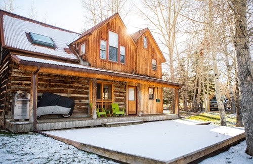 Snowmass Village Cabin | Perfect mountain getaway! Cozy 3-bedroom cabin in Snowmass Village, CO!