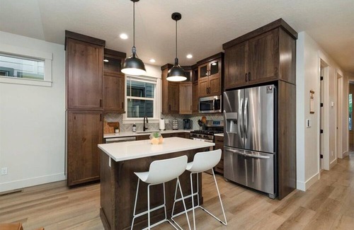 Southeast Boise House | New Modern Home Close to Downtown, Bronco Stadium & Greenbelt!