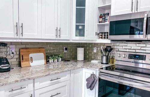 Rural Estates Apartment | 3 Bedroom 789030 by Houzlet