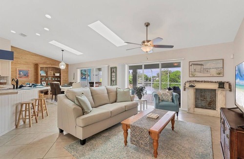 Fort Myers Apartment | 3 Bedroom House 728557 by Houzlet