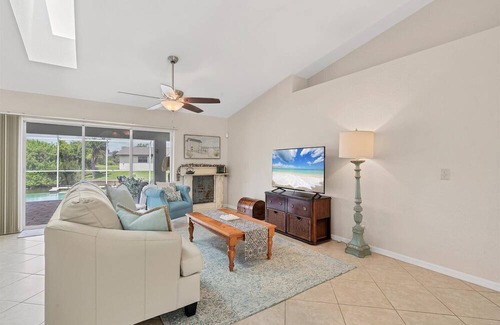 Fort Myers Apartment | 3 Bedroom House 728557 by Houzlet