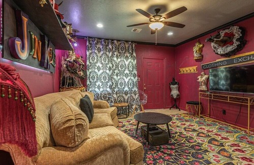 Central Oklahoma City House | Plaza District home with swimming pool!