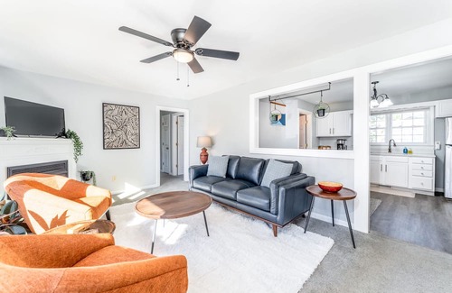 Greensboro House | Greensboro Retreat with Hot Tub, Work Space, and Pet Friendly!