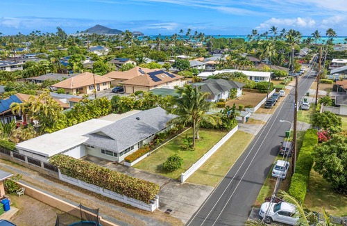 Kalama Tract House | Omao - Kailua, Oahu - Cute Kailua Beach House - NEW RENTAL