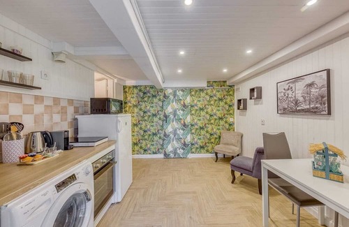 Chanteloup-les-Vignes Apartment | Le Paradis à 30 min de Paris