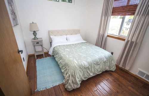 Olympia House | Comfy Retreat Near Shopping/Dining/Parks