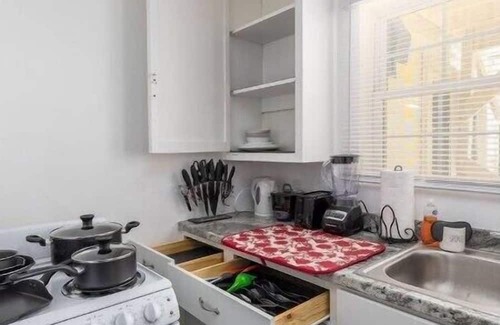 Glendale Hills Apartment | Perfect for long term stays!