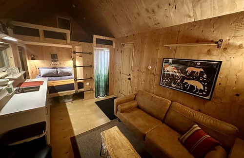 Walden Cabin | The Fox Den @ 22 West