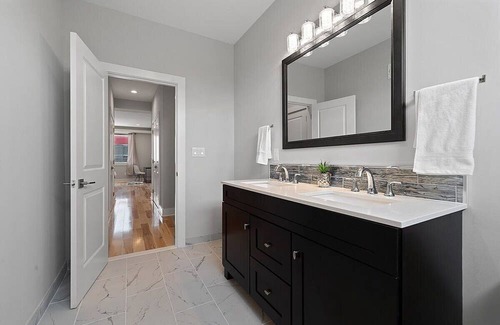 North Philadelphia East House | NEW Spacious Home | Private Roofdeck | Gameroom