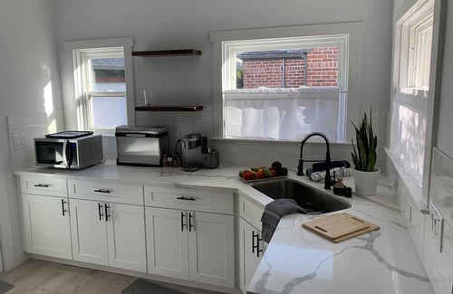 North Oak Park House | Newly remodeled Brick House by UCDavis Hospital