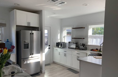 North Oak Park House | Newly remodeled Brick House by UCDavis Hospital
