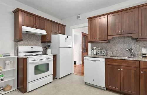 Milton Apartment | Furnished 2 bedroom 1 bathroom apartment. First floor unit with washer & dryer.