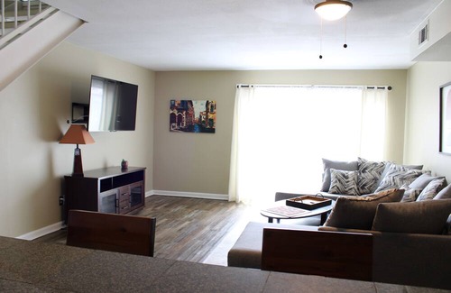Downtown Little Rock Condo | Louisiana Street Style