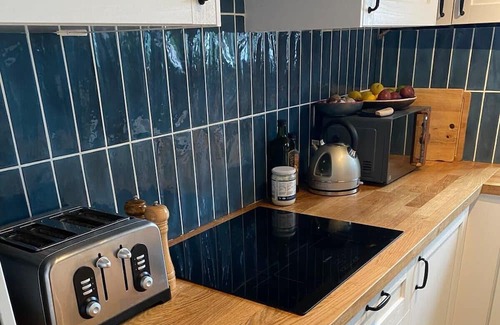Brockley Apartment | Vibrant and Spacious 2BD Flat - Brockley!