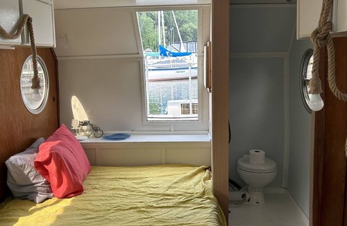 Ithaca Boat Rental | Wakey, Wakey on the Lakey! Enjoy sunrises and sunsets on Cayuga Lake!