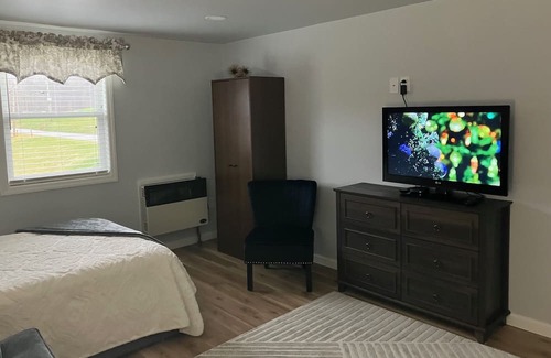 Indiana Apartment | Cozy Polish Villa on the Farm just minutes from downtown
