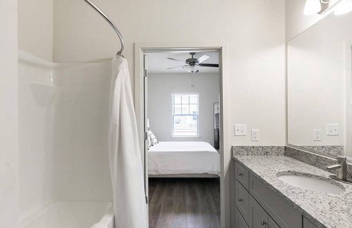 Fort Worth Apartment | Modern Apartment in Prime Location (ID1401X788)