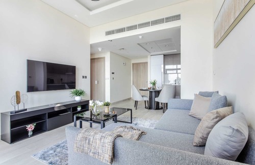Jadaf Apartment | Contemporary 1BR w/Burj Khalifa Views in Al Jaddaf